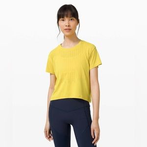 Lululemon Train To Be Short Sleeve Tee Womens Size Small Cropped Soleil Yellow